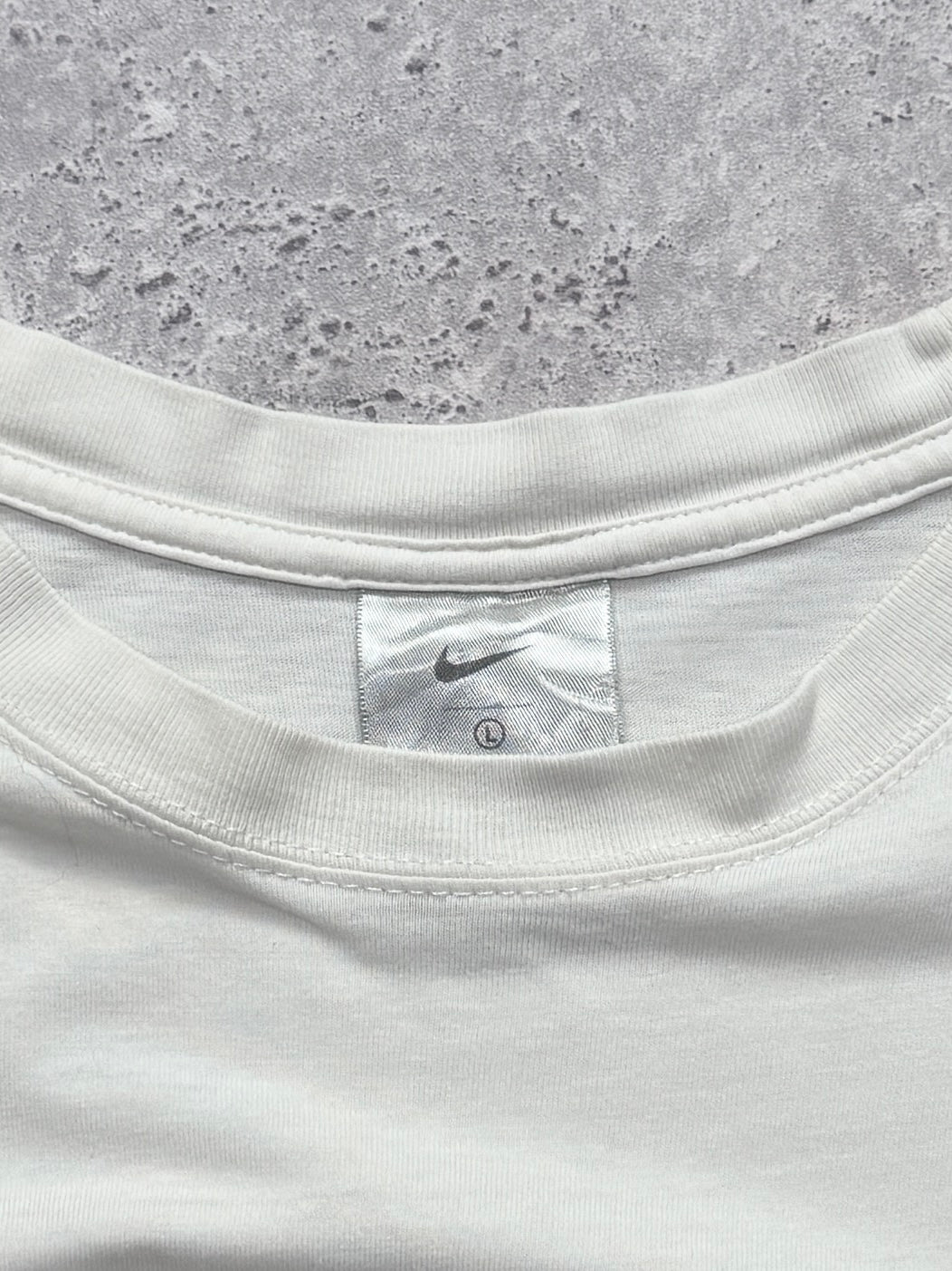 Vintage 2000s Nike Air Spellout Tee (L)