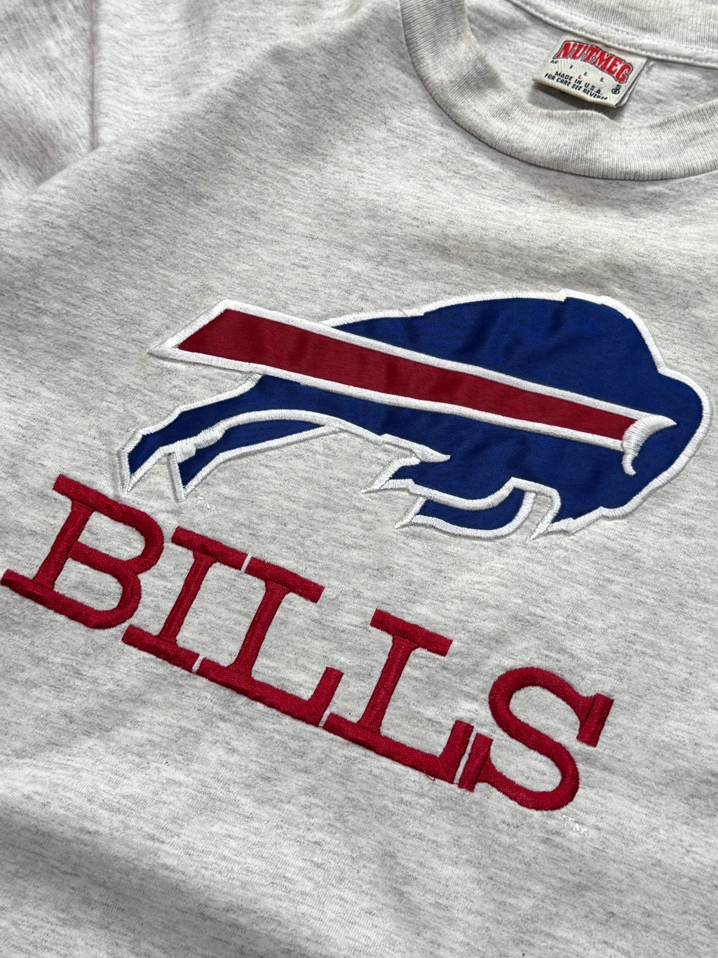 Vintage 90s Embroidered Buffalo Bills NFL Tee (L)