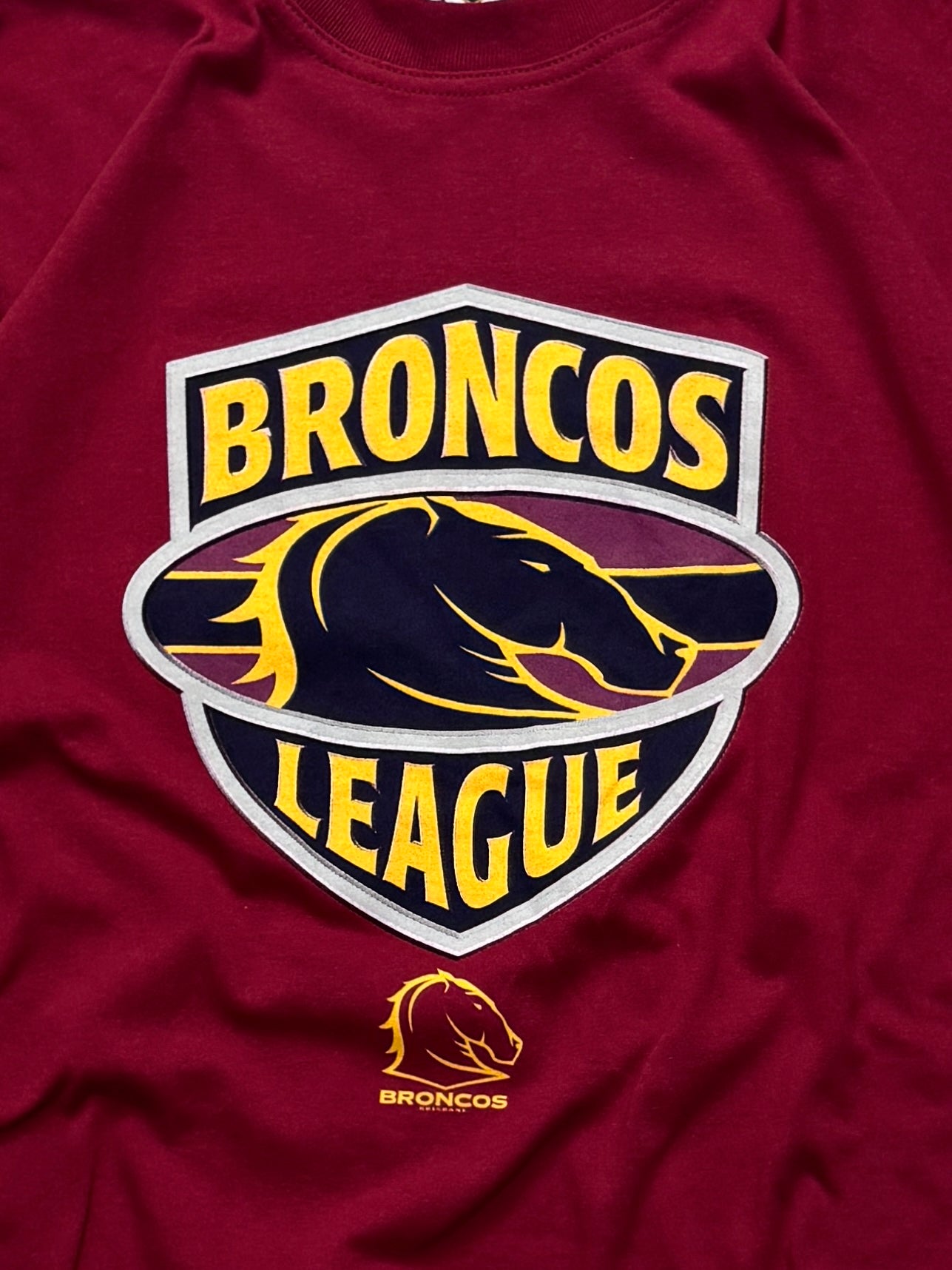 Vintage 90s Brisbane Broncos NRL Tee (M)