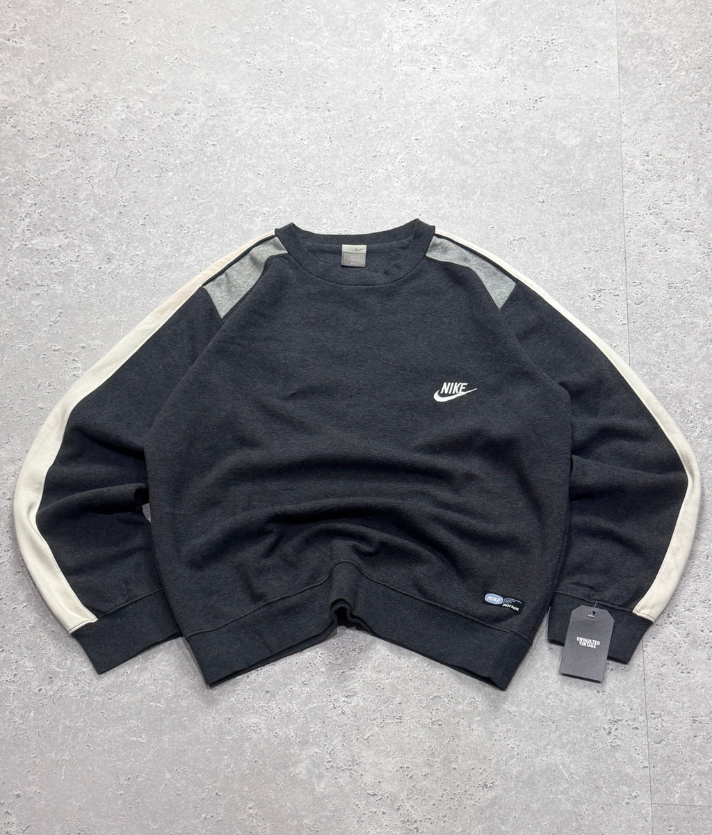 Vintage 2000s Nike Embroidered Sweater (L)