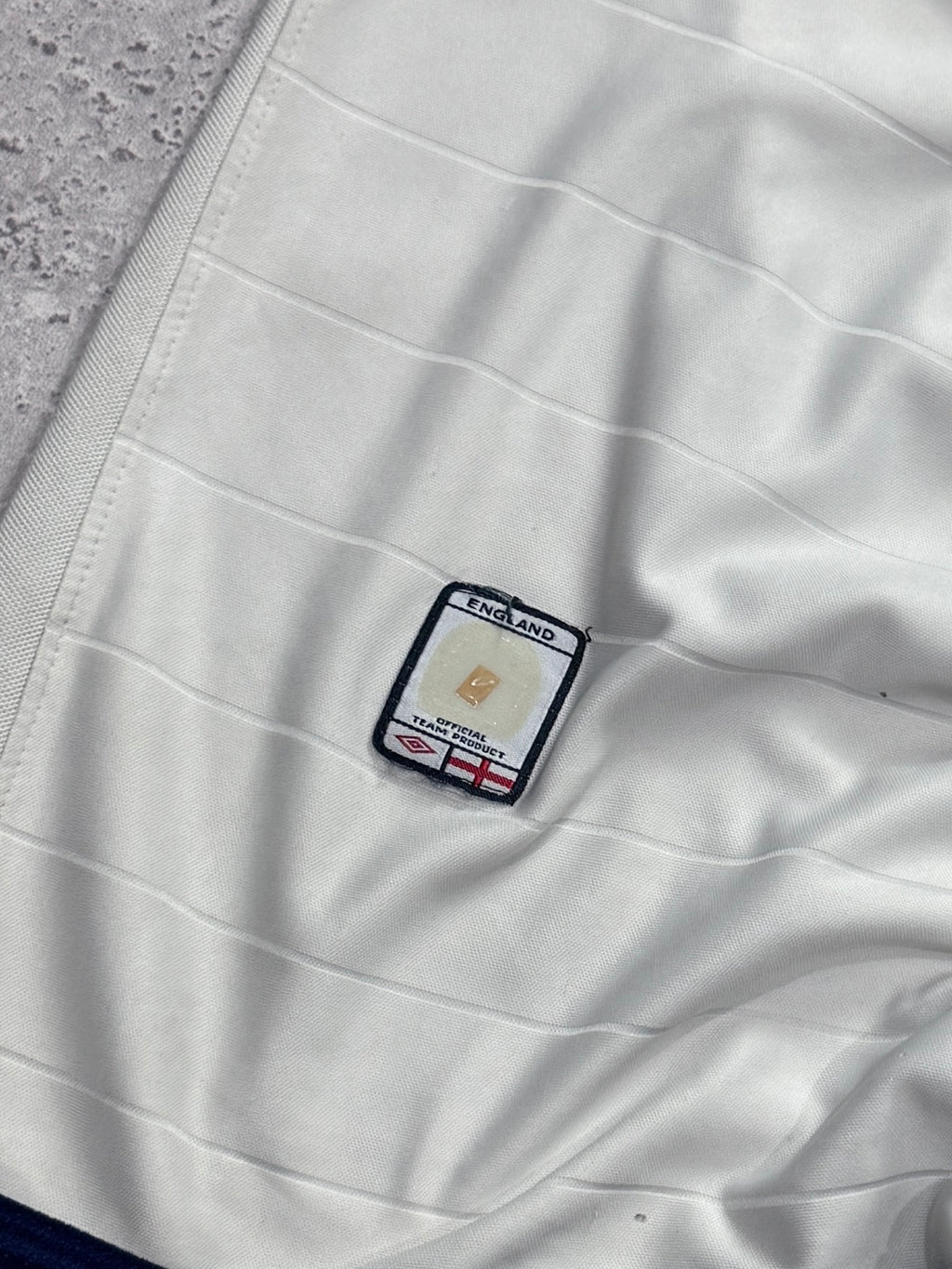 Vintage 2000s Umbro England Football Jersey (L)