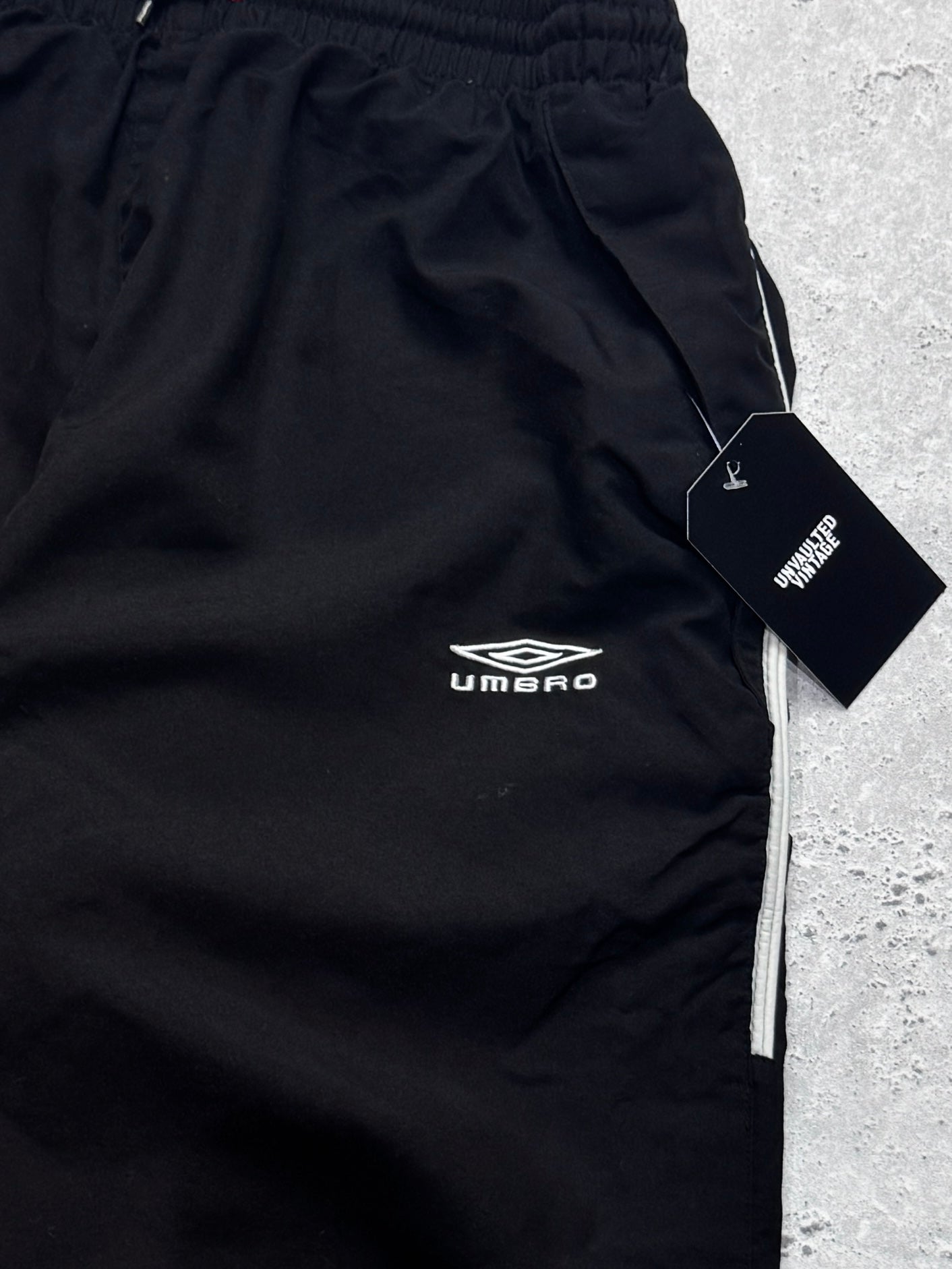 Vintage 2000s Umbro Adjustable 3/4 Track Shorts (30")