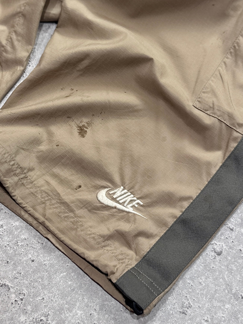 Vintage 2000s Nike Adjustable Track Shorts (M)