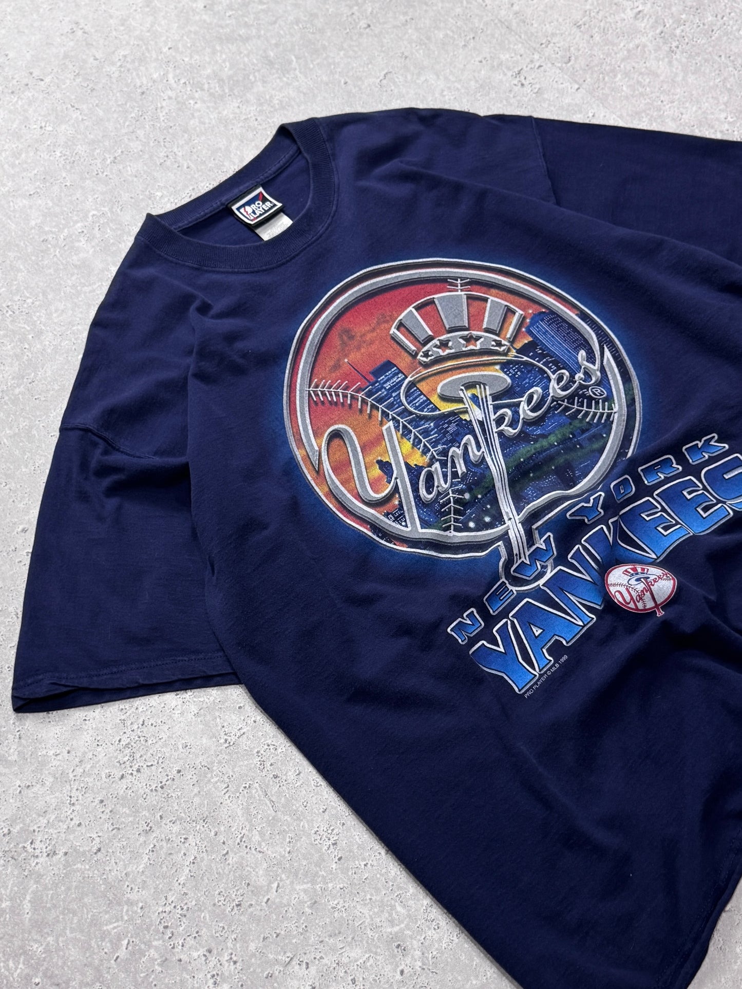 Vintage 90s New York Yankees MLB Tee (2XL)