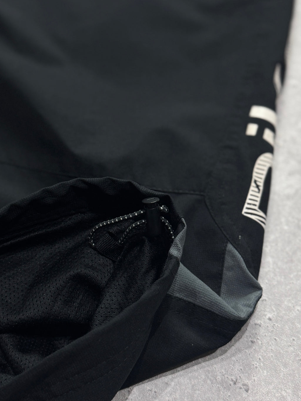 Vintage 2000s Nike Air Adjustable 3/4 Track Shorts (L)