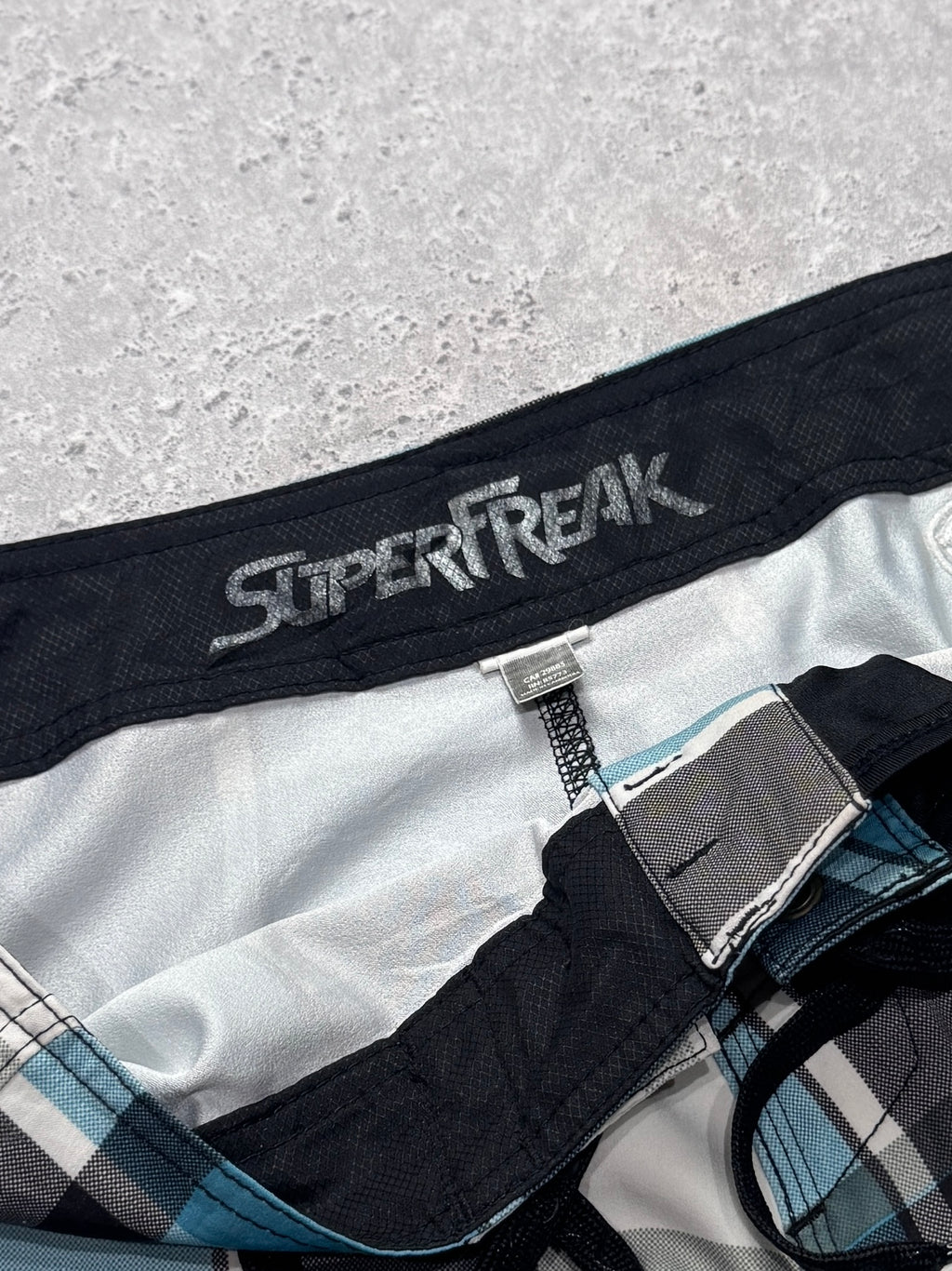 Vintage Y2K O’Neill Plaid Board Shorts (34”)