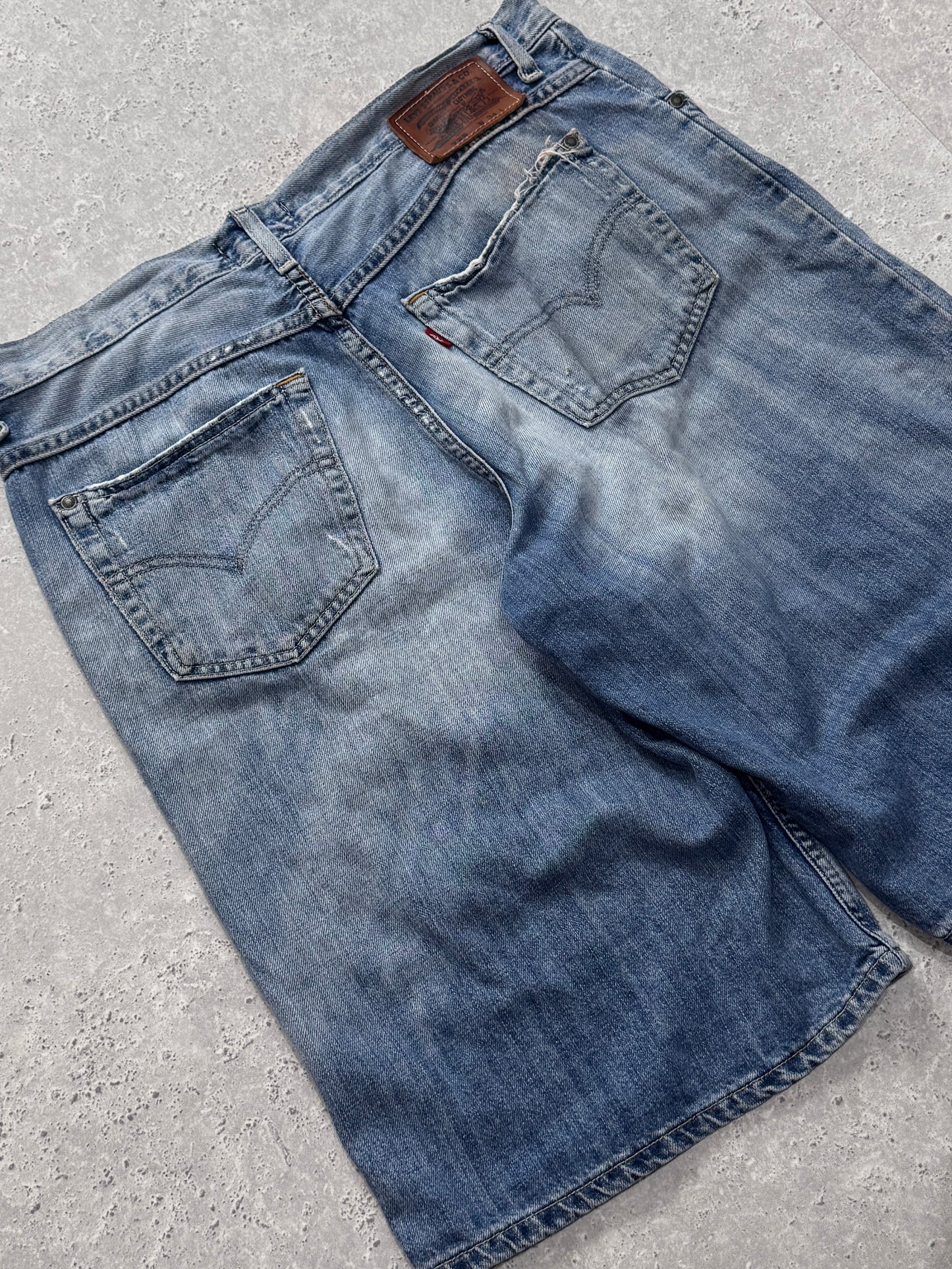 Vintage Levi 725 Denim Jorts (36")