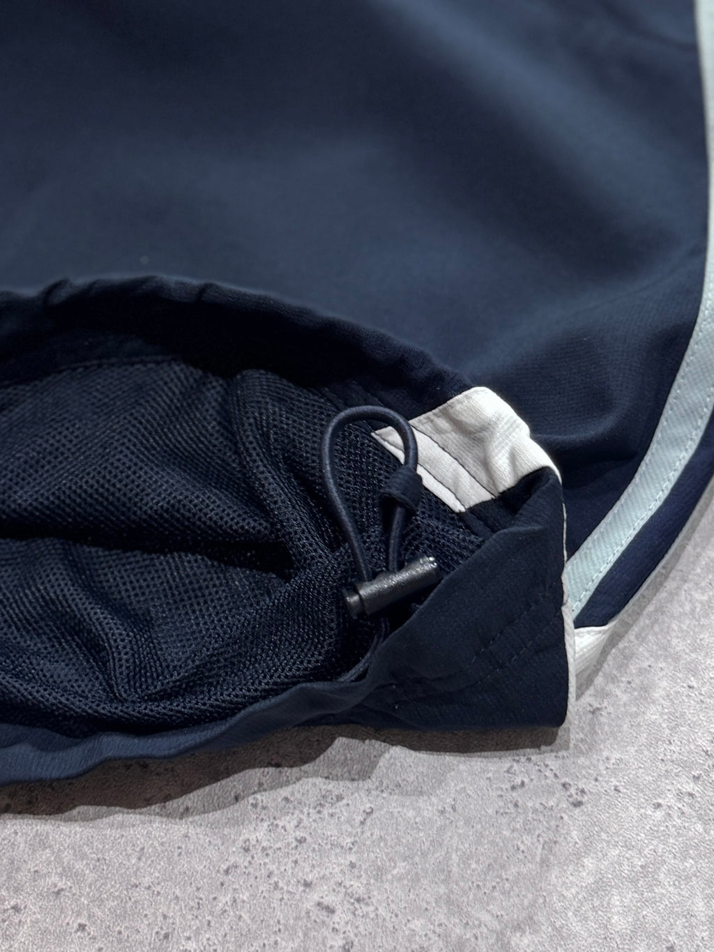 Vintage 2000s Adidas Adjustable 3/4 Track Shorts (L)