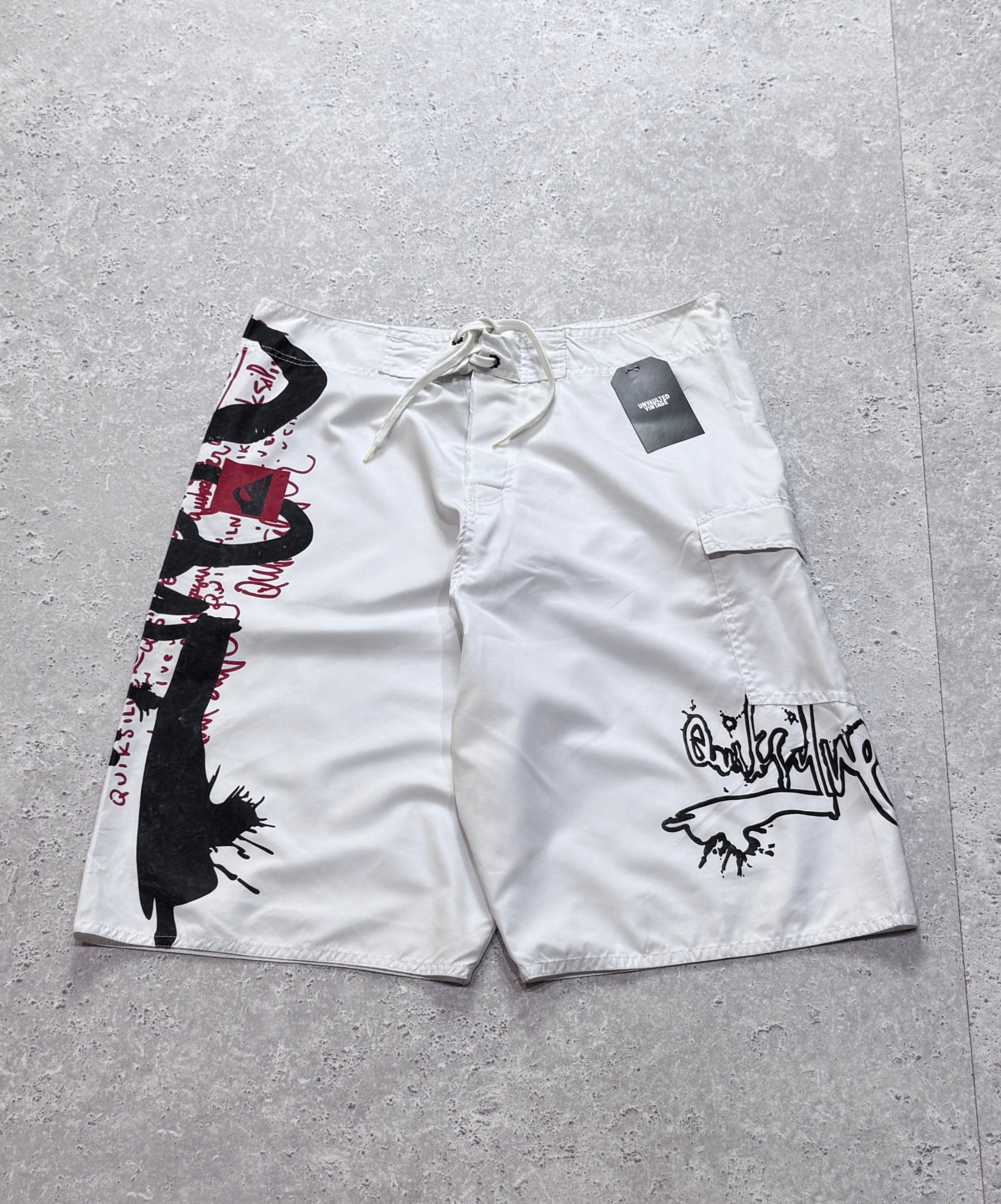 Vintage Y2K Quiksilver Boardshorts (32”)