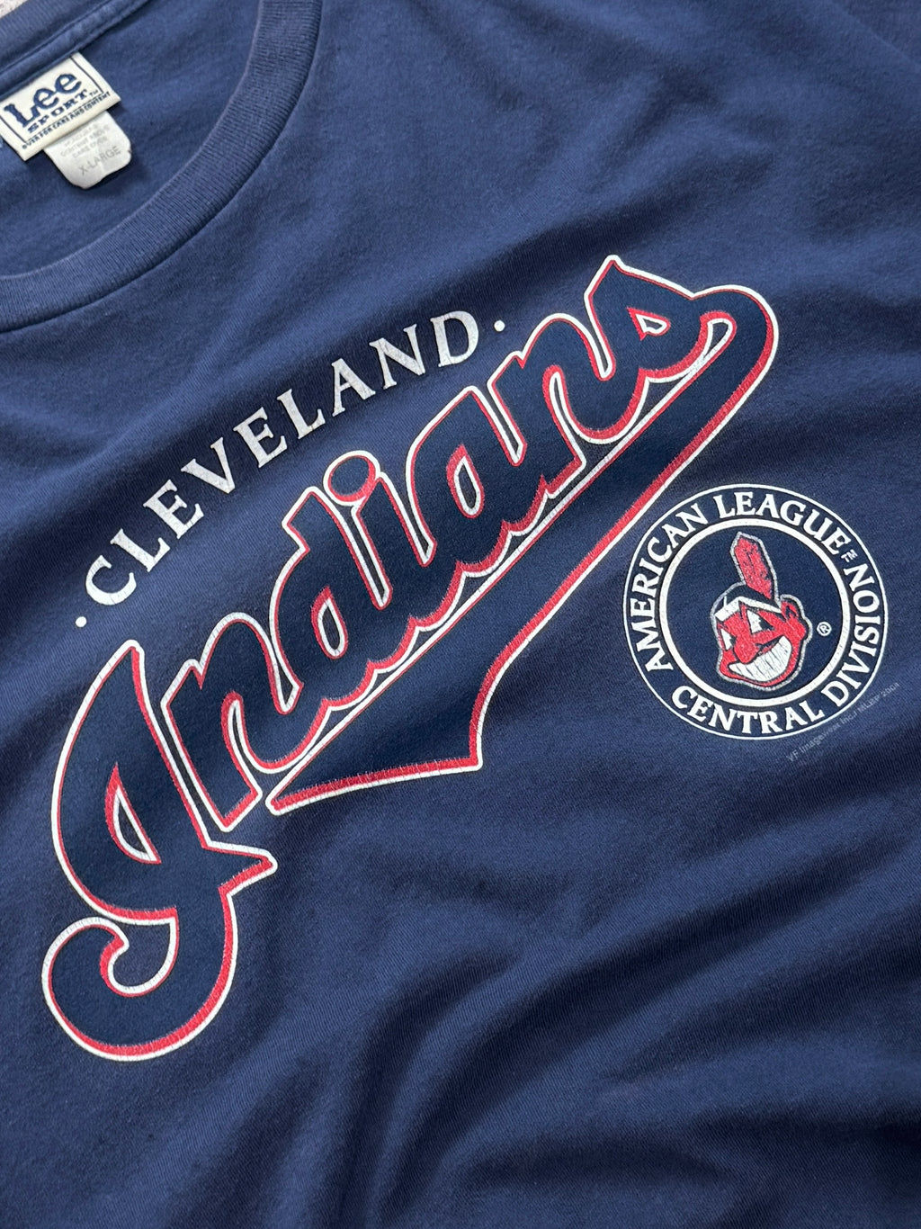 Vintage 2000s Cleveland Indians MLB Tee (XL)
