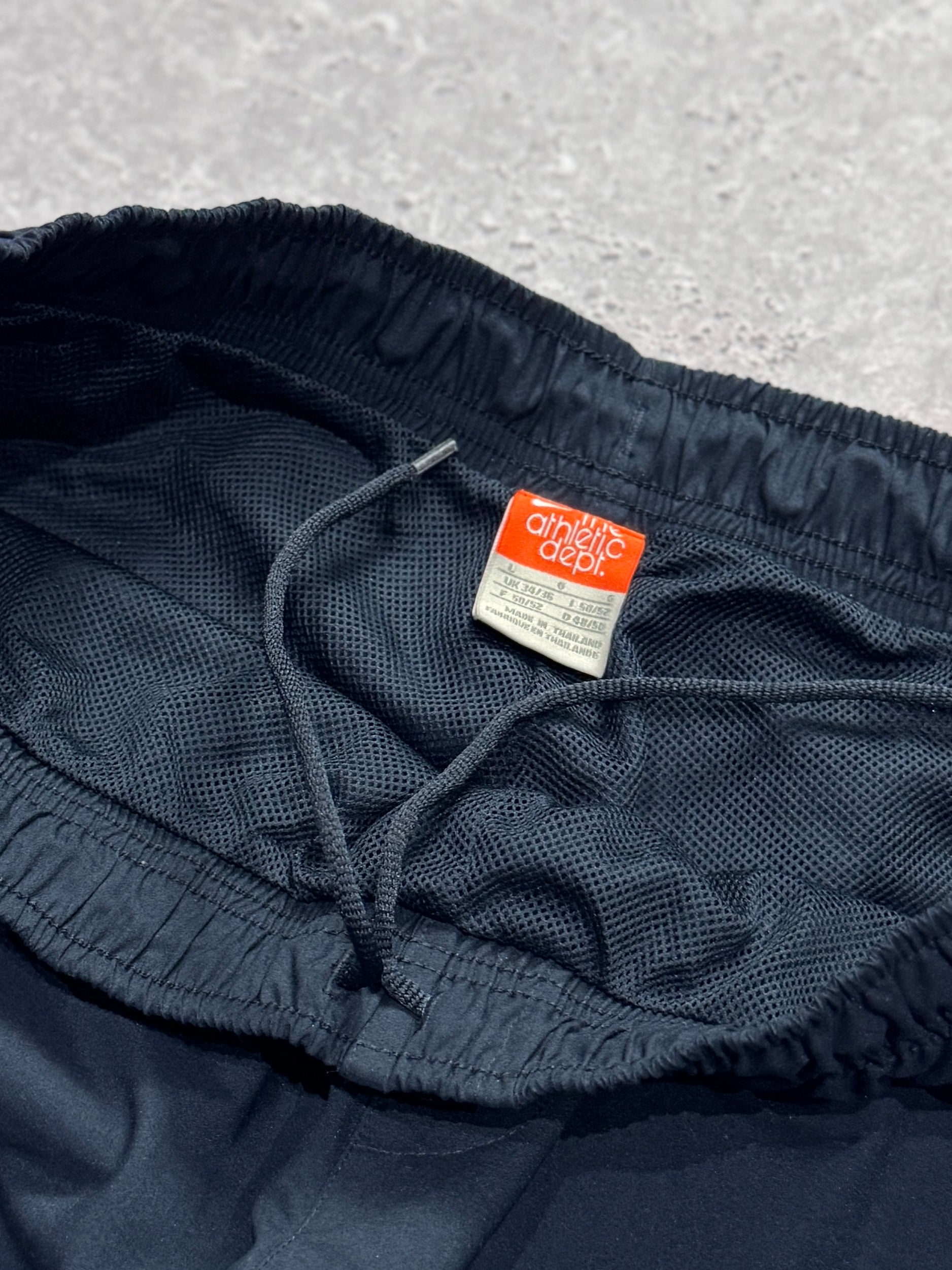 Vintage 2000s Nike Spellout 3/4 Track Shorts (L)