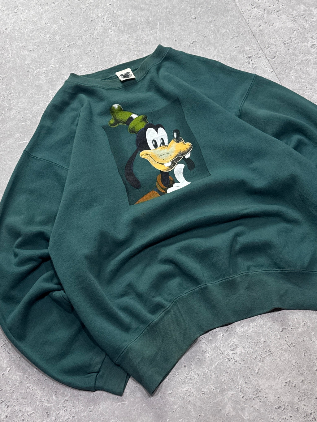 Vintage 2000s Disney Goofy Sweater (L)