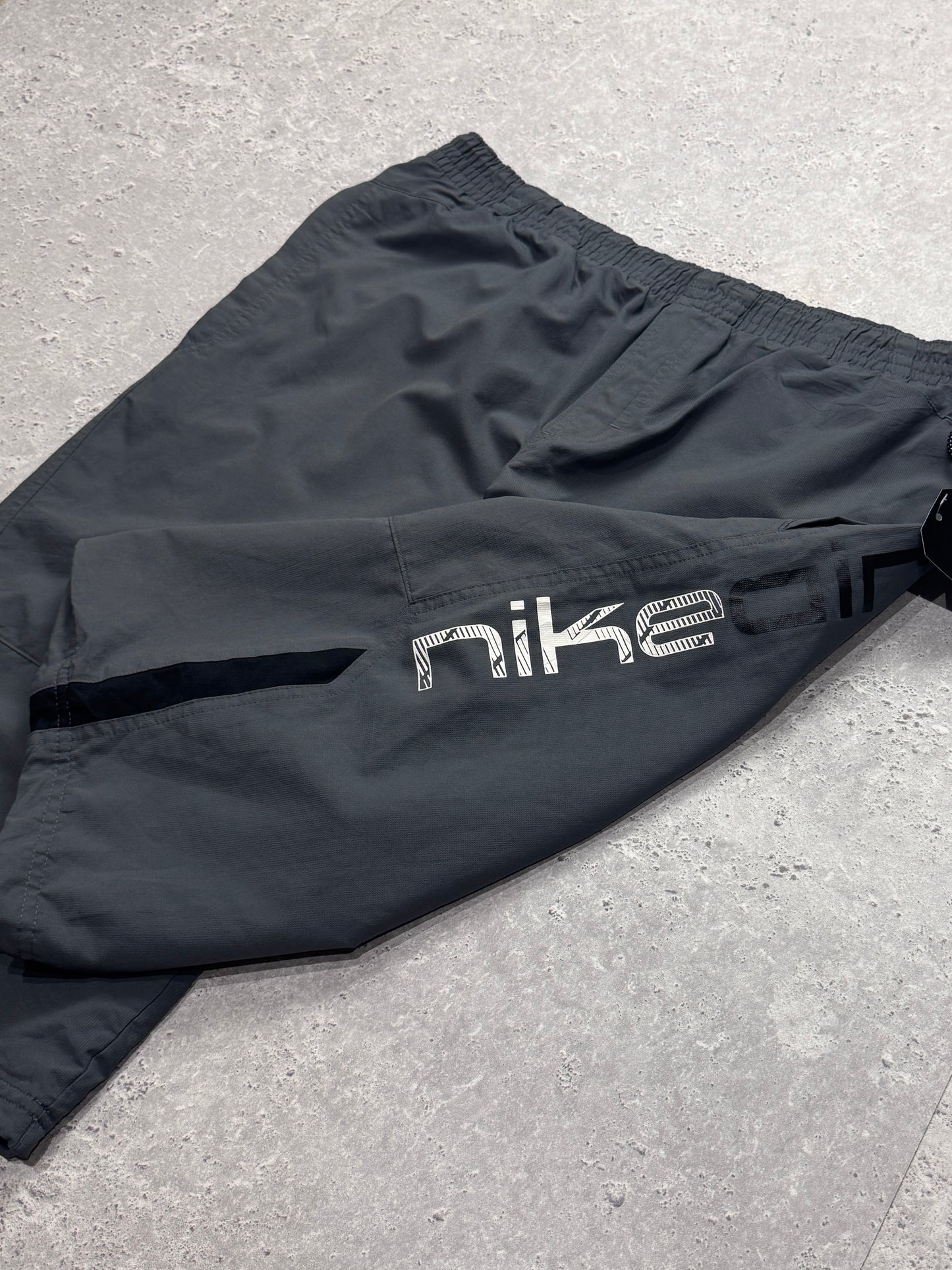 Vintage 2000s Nike Air Adjustable 3/4 Track Shorts (34")