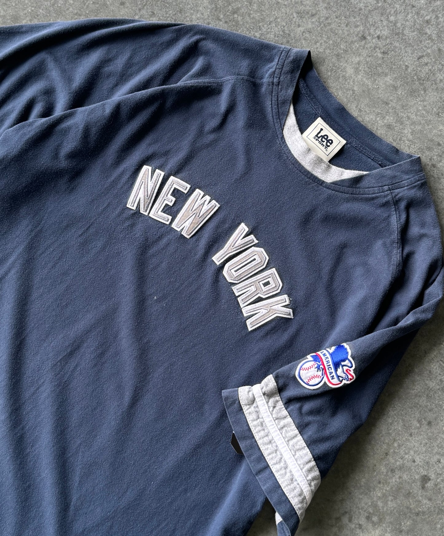 Vintage 00s New York Yankees Embroidered Tee (XL)