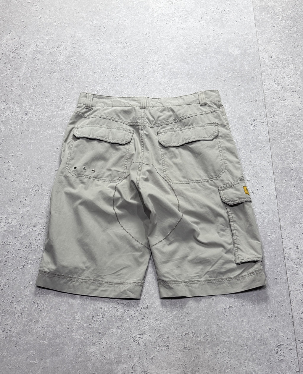 Vintage Y2K Utility Cargo Shorts (32”)