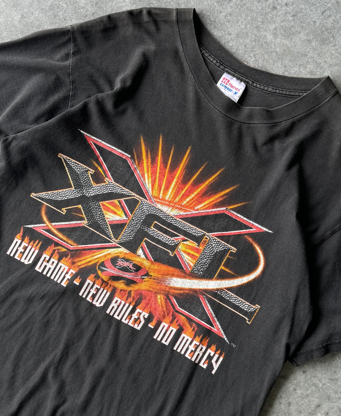 Vintage 00s XFL Football Tee (L)