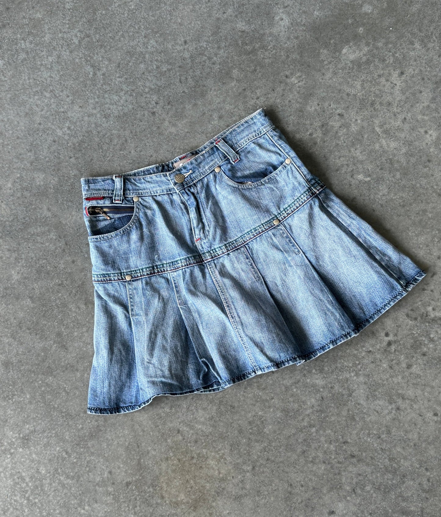 Vintage Denim Pleated Mini Skirt (M)