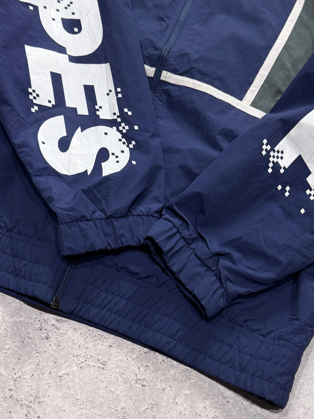 Vintage 2000s Adidas Windbreaker Jacket (L)