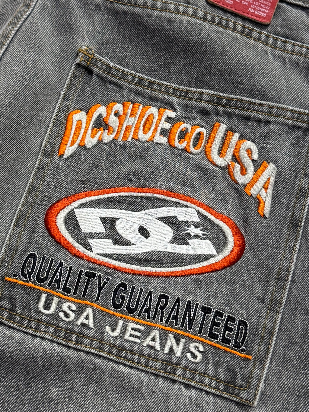 Vintage Y2K DC Shoes Embroidered Jorts (34")