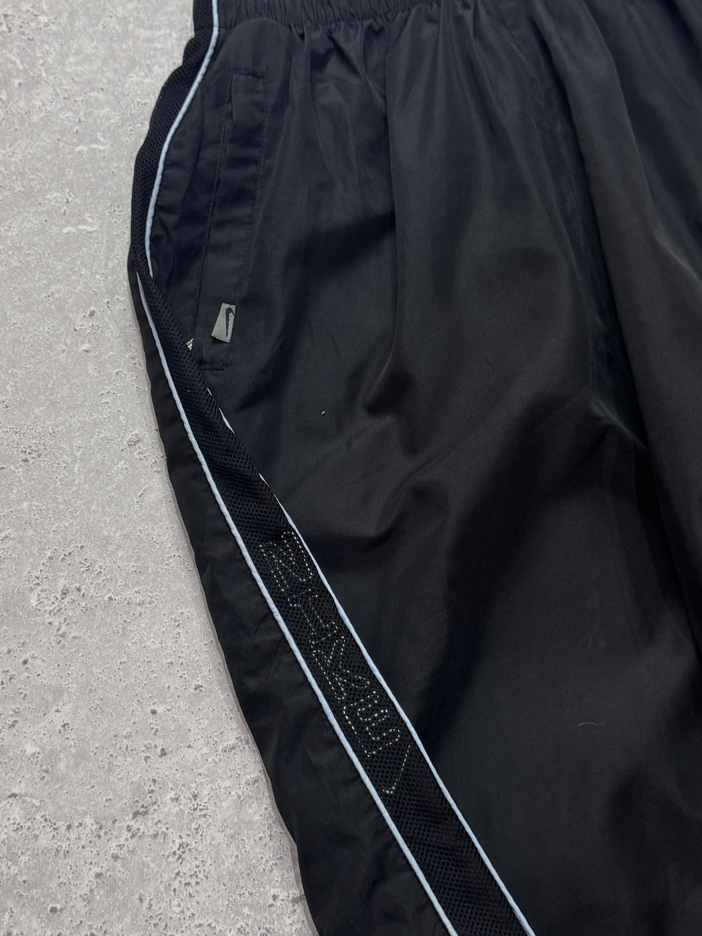 Vintage 2000s Nike 3/4 Track Shorts (28")