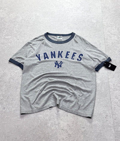 Vintage 2000s New York Yankees Ringer Tee (L)