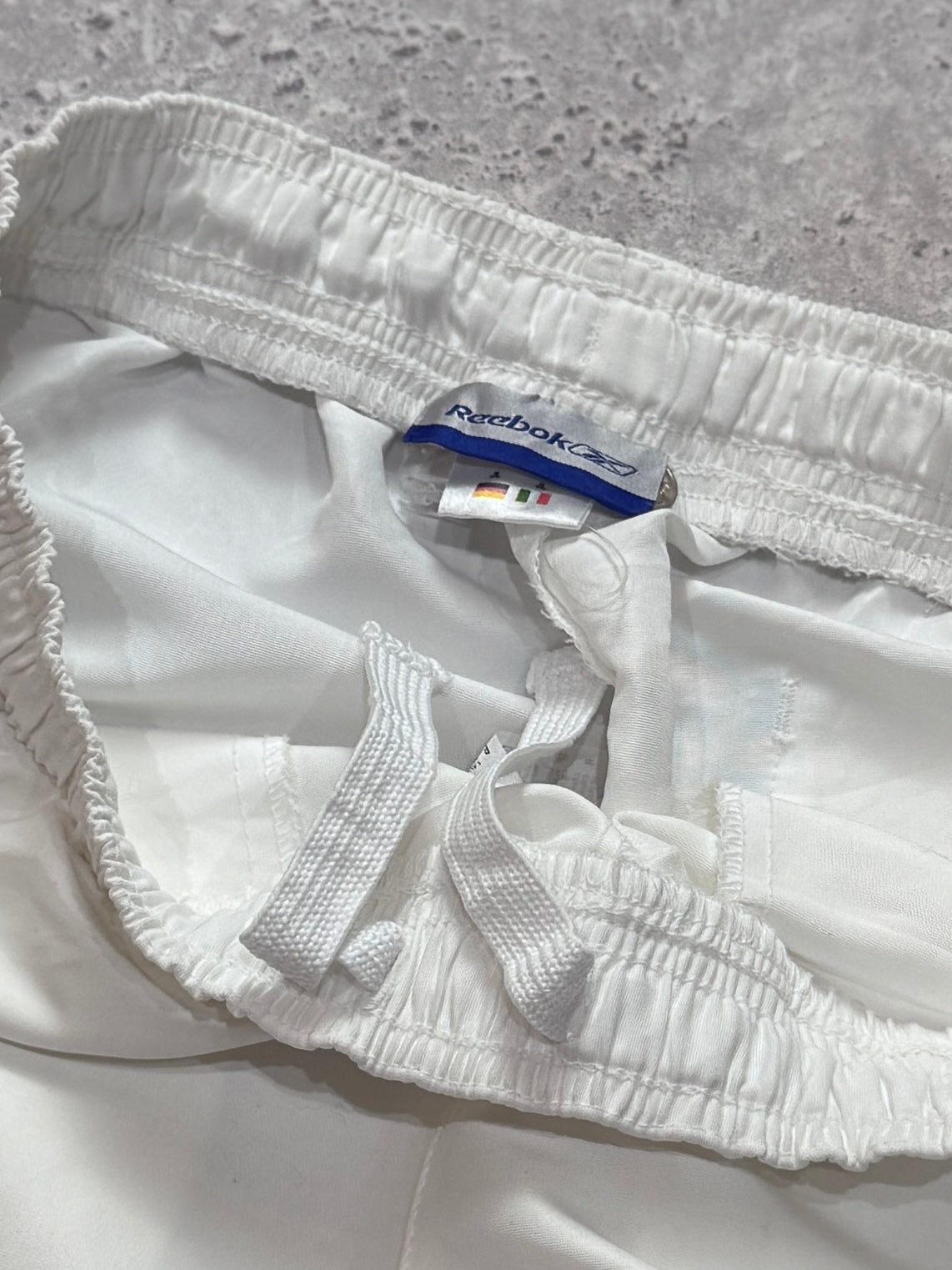 Vintage 2000s Reebok Adjustable 3/4 Track Shorts (M)