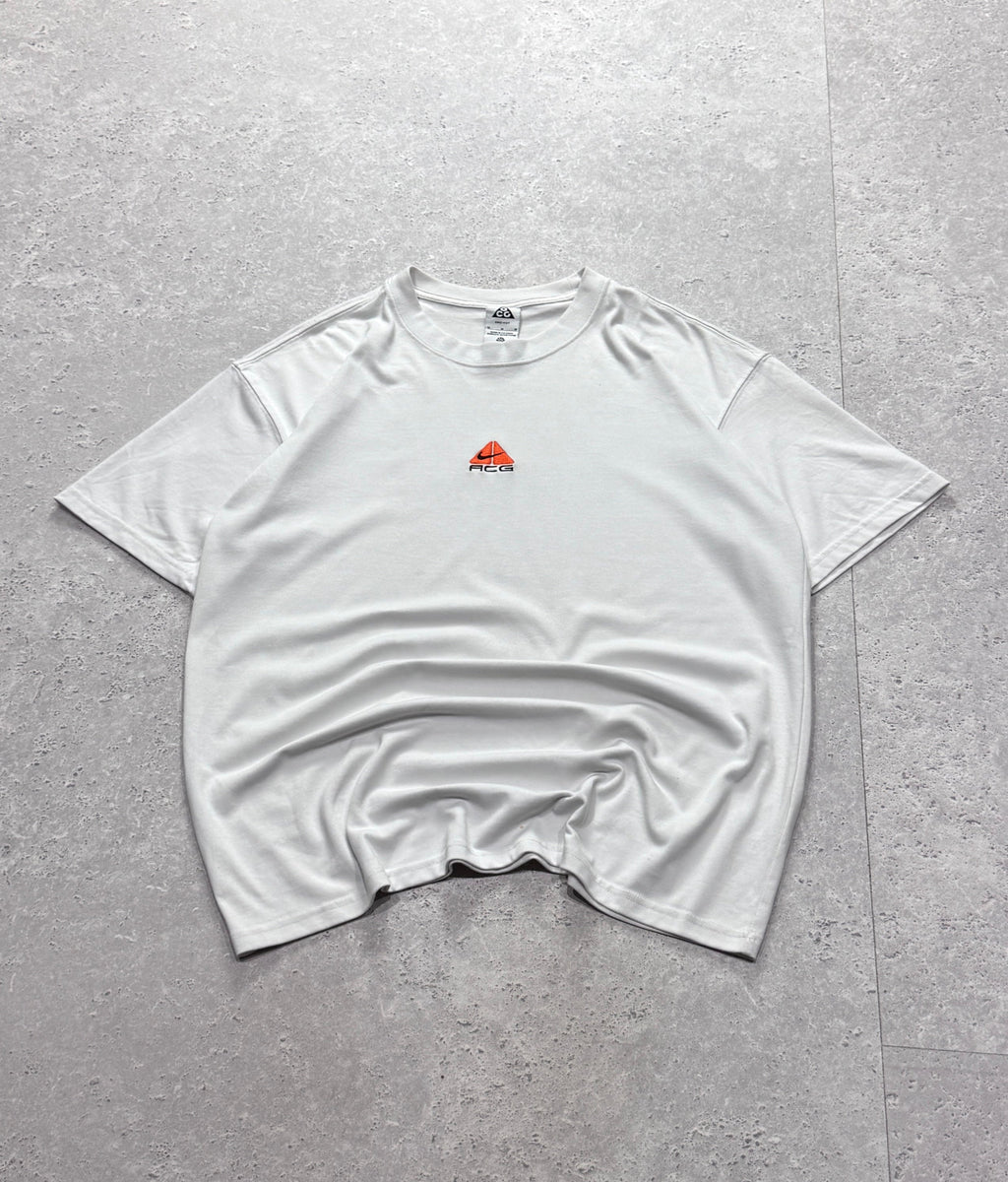Nike ACG Embroidered Tee (L)
