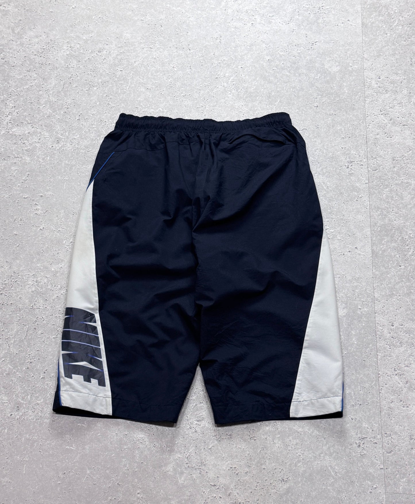 Vintage 2000s Nike Spellout 3/4 Track Shorts (32")