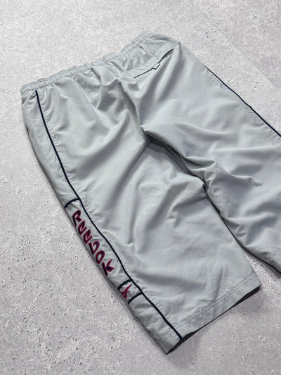 Vintage 2000s Reebok 3/4 Track Shorts (M)
