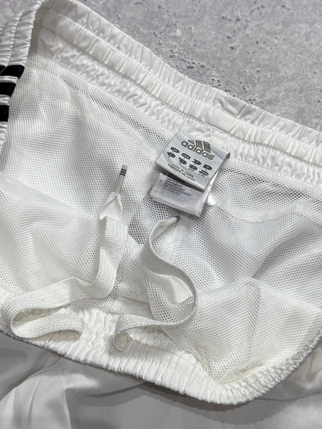 Vintage 2000s Adidas Adjustable 3/4 Track Shorts (L)