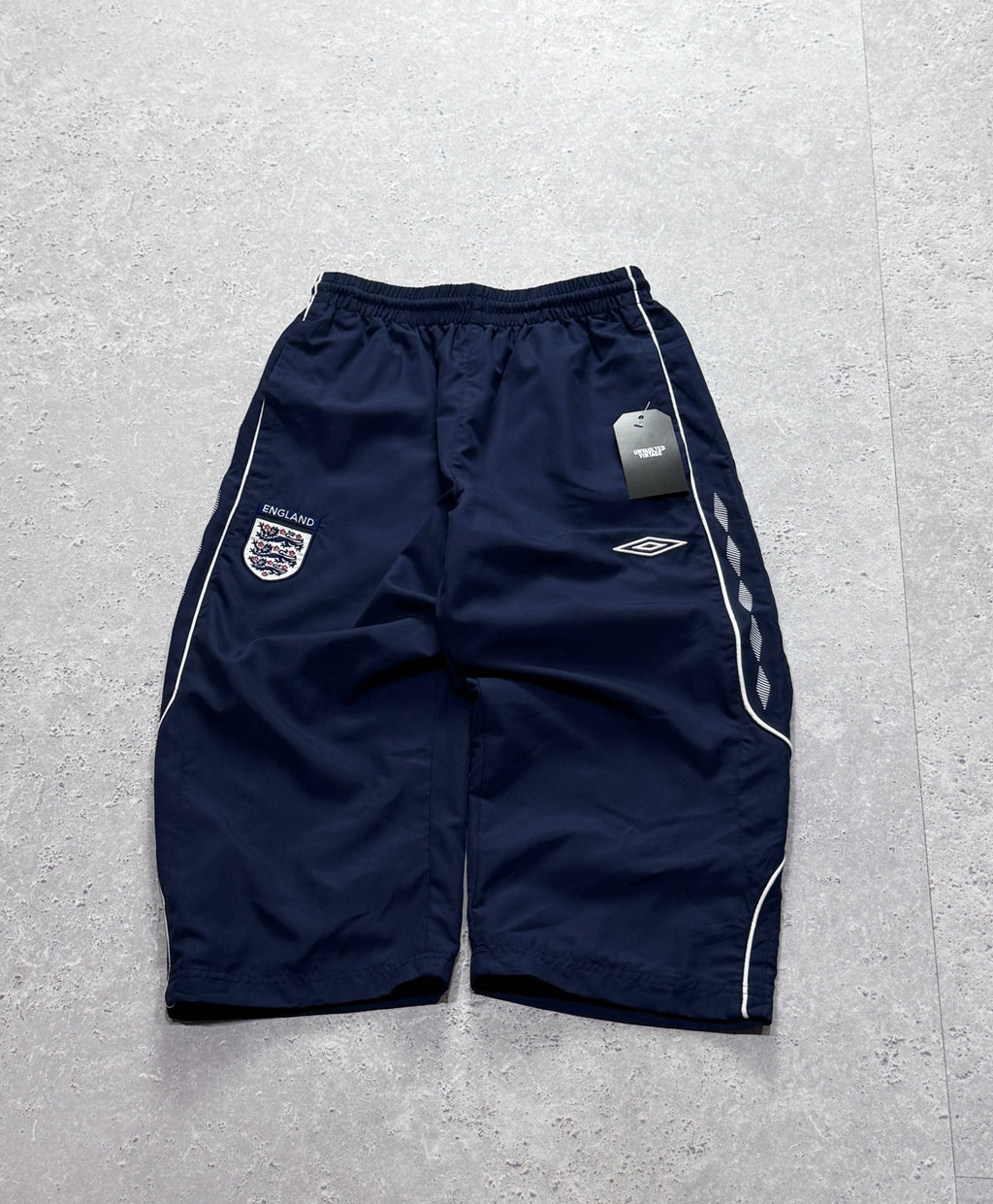 Vintage 2000s Umbro X England Football 3/4 Track Shorts (S)