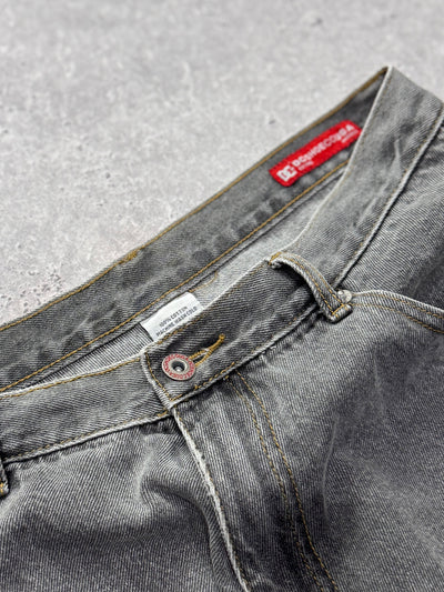 Vintage Y2K DC Shoes Embroidered Jorts (34")