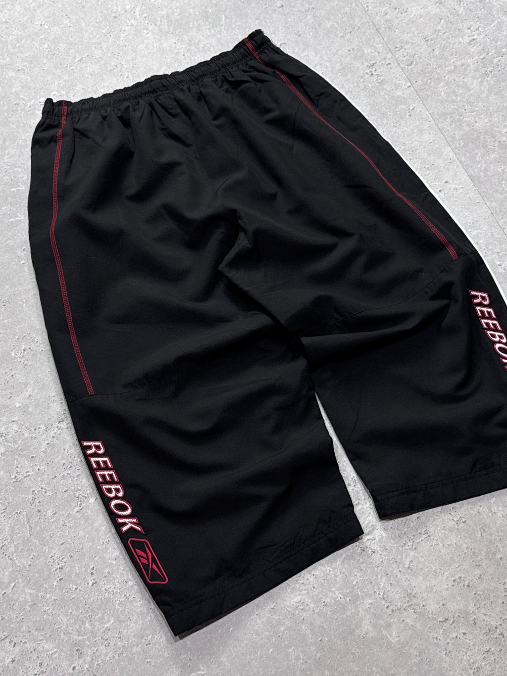 Vintage 2000s Reebok 3/4 Track Shorts (S)