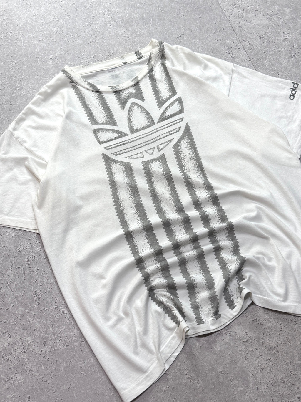Vintage 90s Adidas Graphic Tee (2XL)