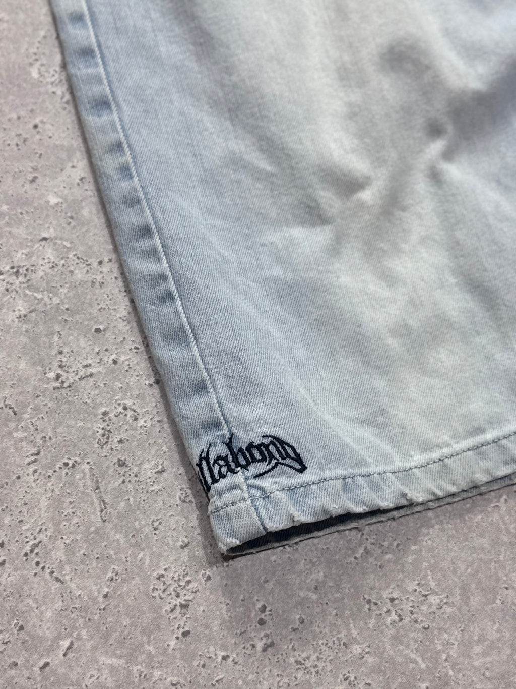 Vintage Y2K Billabong Denim shorts (33”)