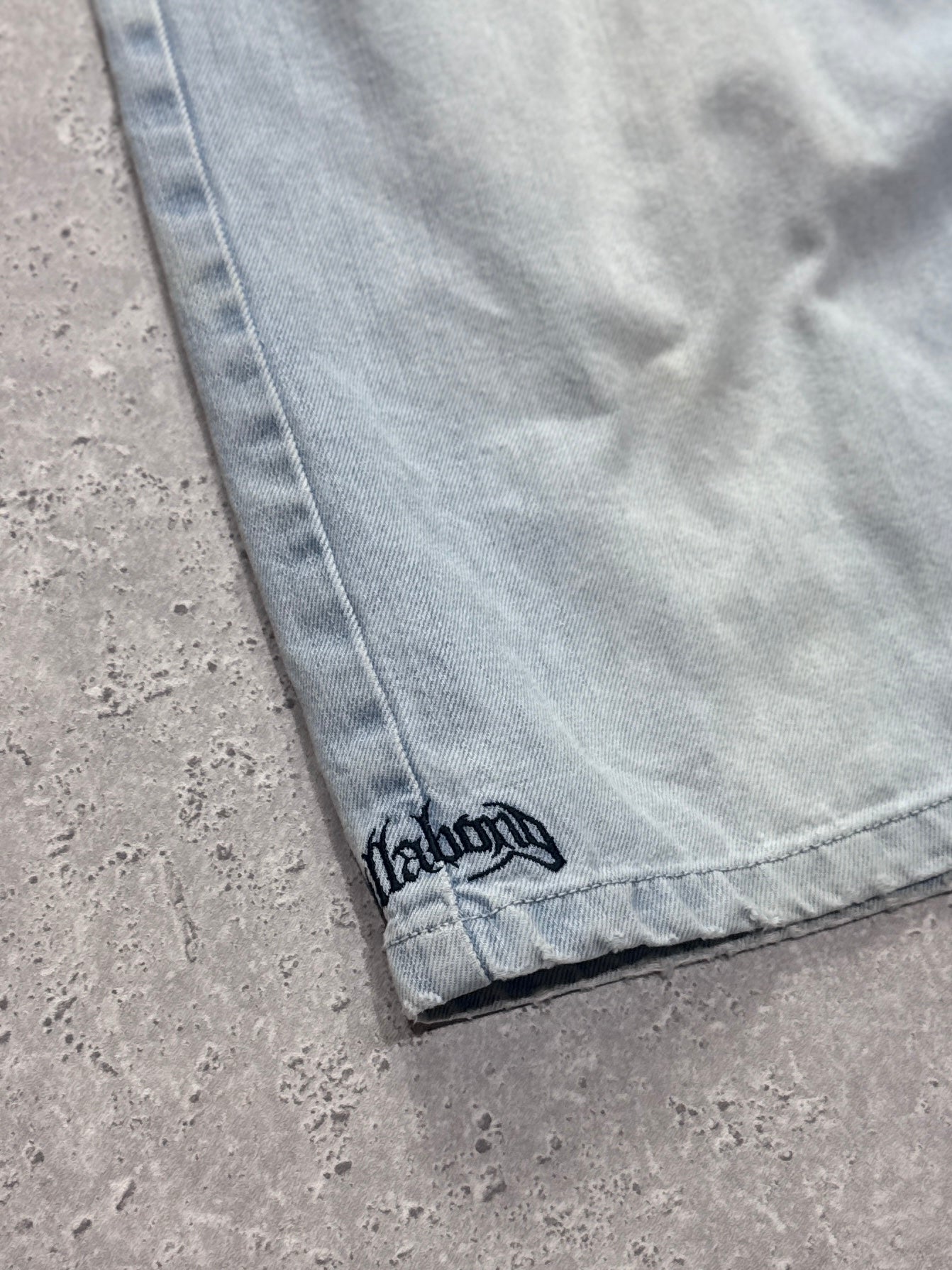 Vintage Y2K Billabong Denim shorts (33”)