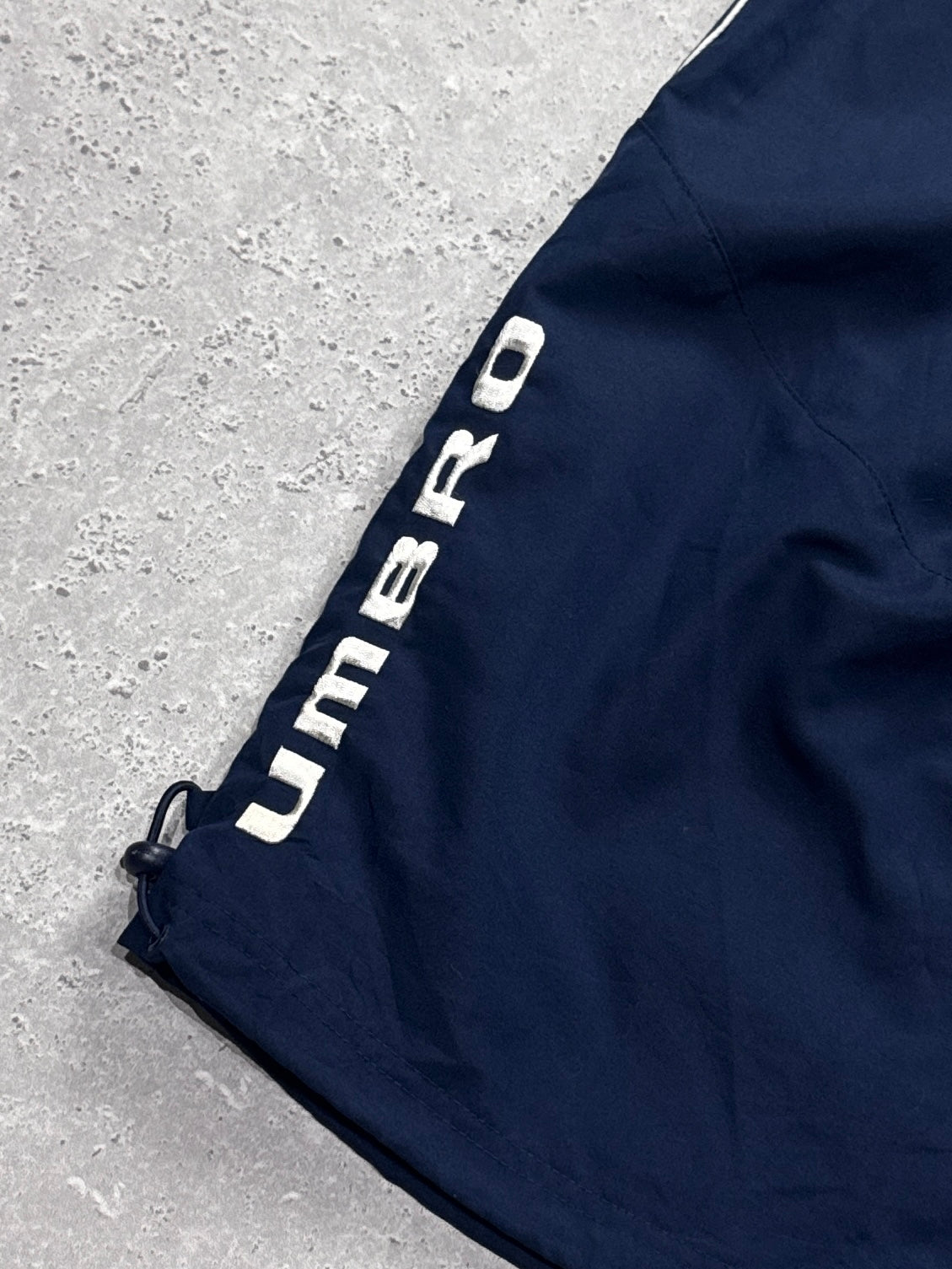 Vintage 2000s Umbro Adjustable 3/4 Track Shorts (S)