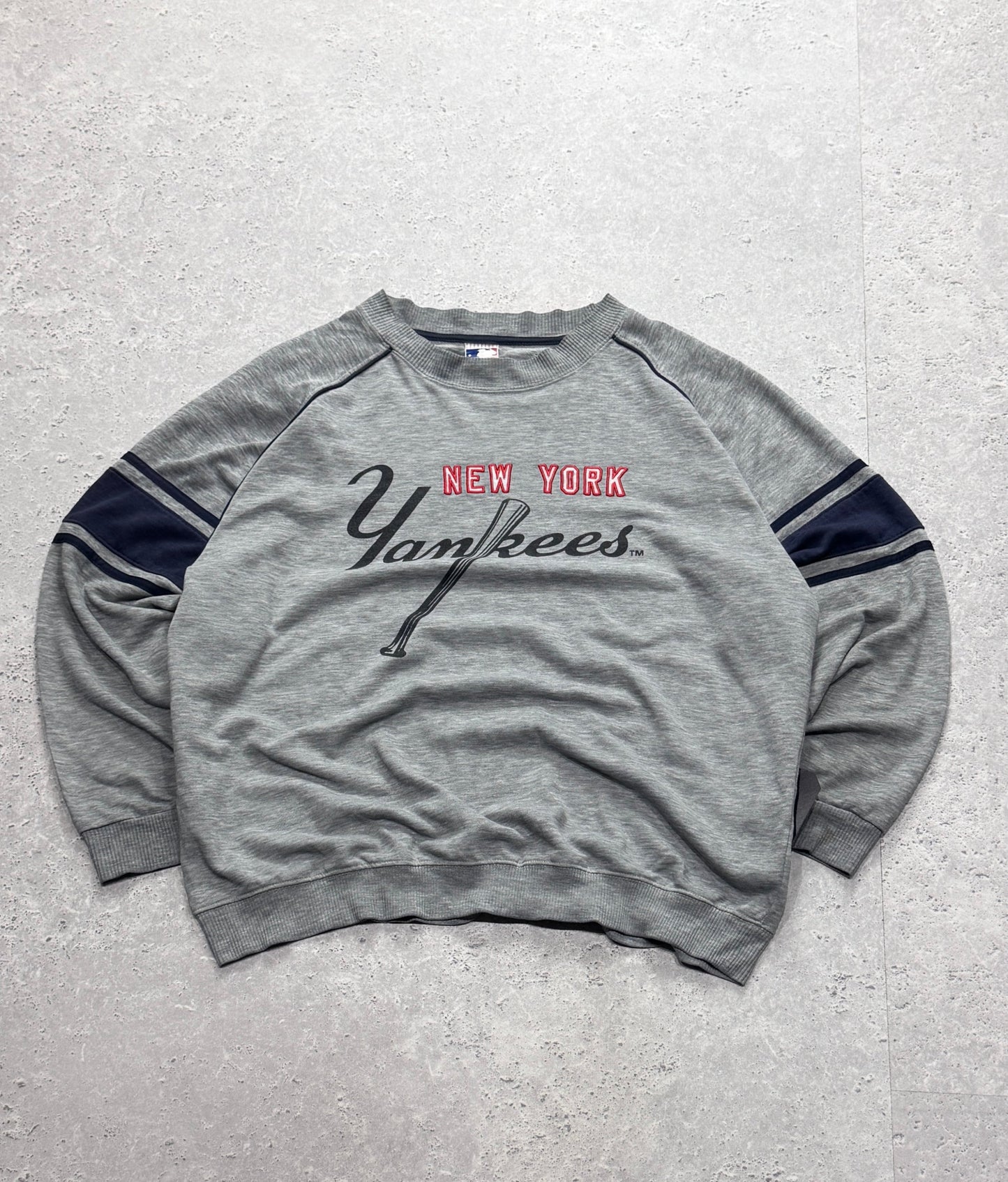 Vintage 2000s New York Yankees MLB Sweater (L)