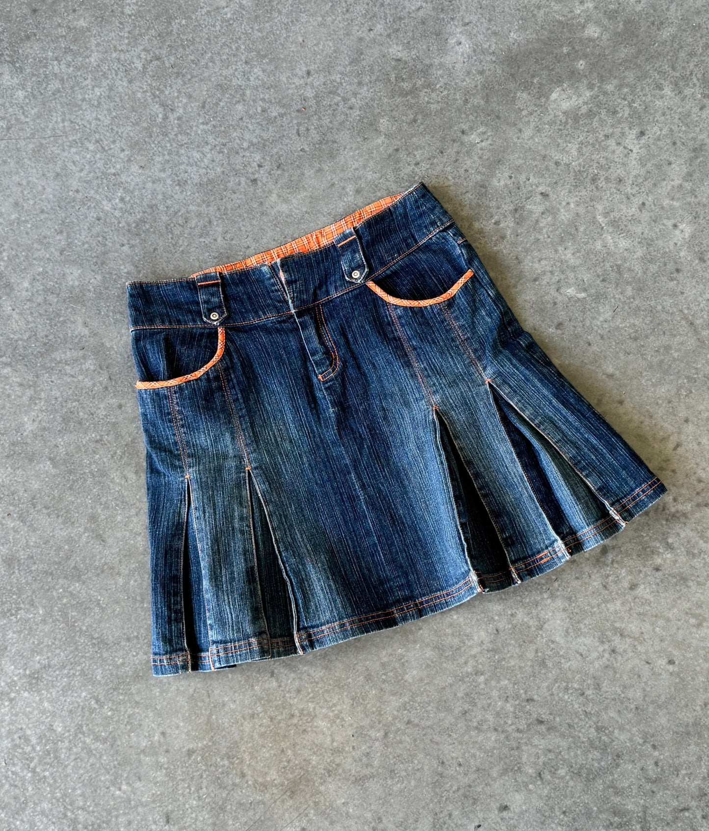 Vintage 00s Mini Skirt (M)