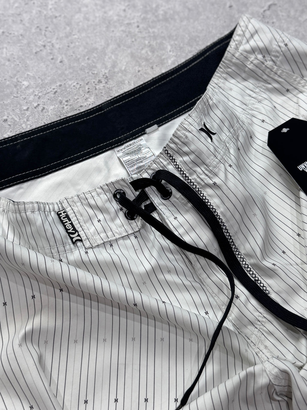 Vintage Y2K Hurley Boardshorts (32”)