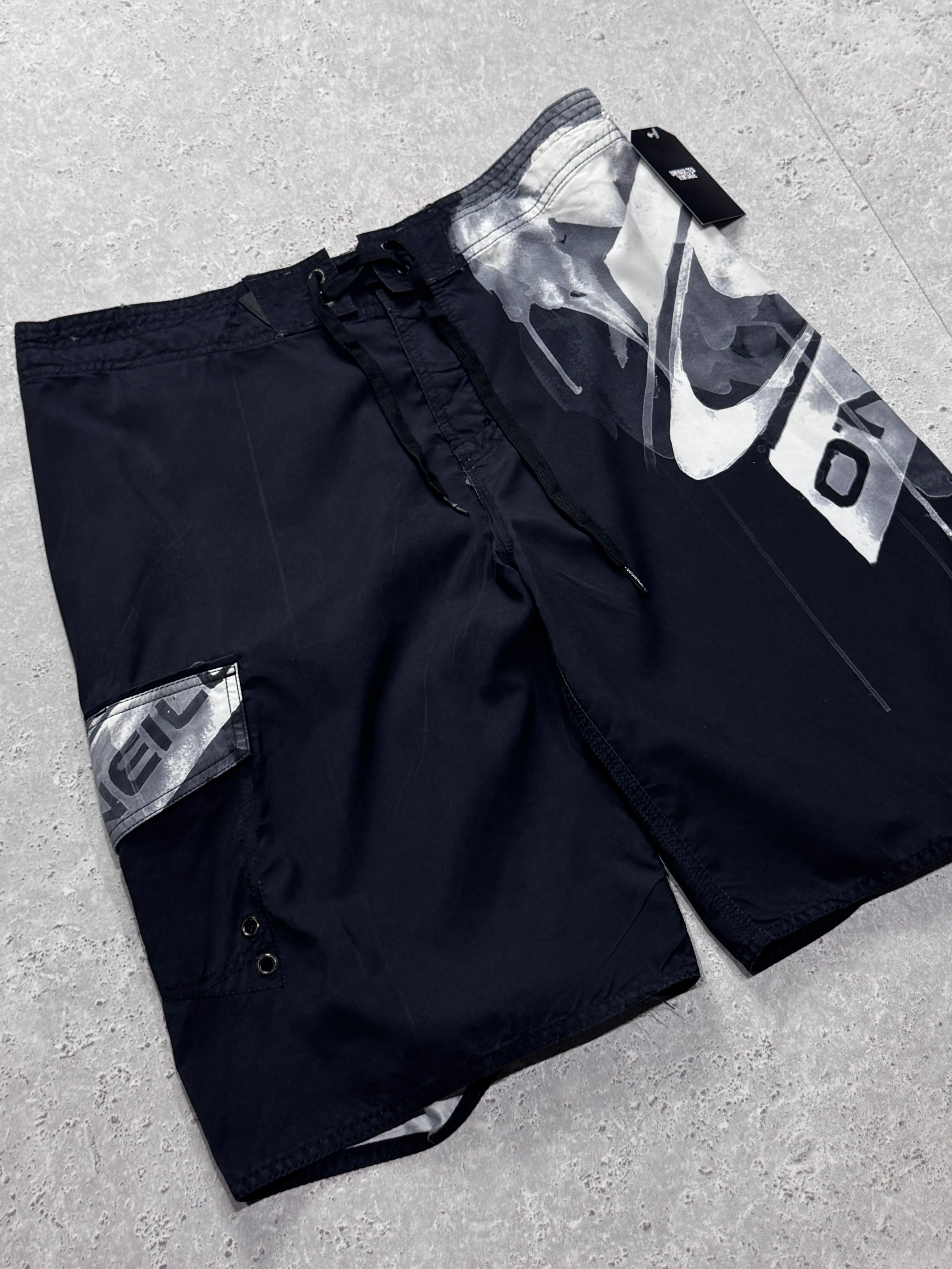 Vintage Y2K O’Neill Boardshorts (34”)