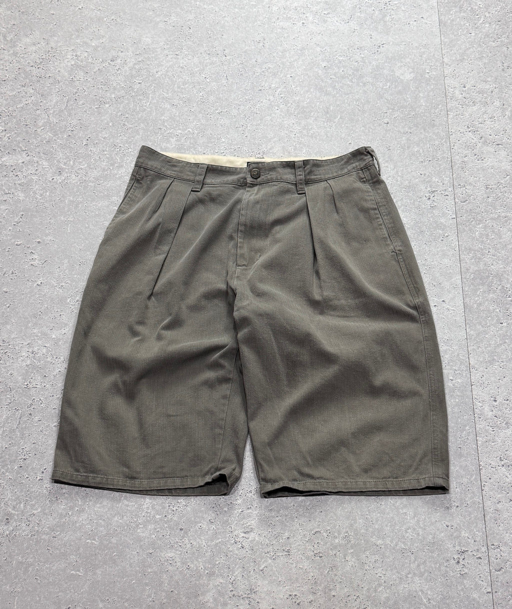 Vintage 2000s Pleated Shorts (32”)