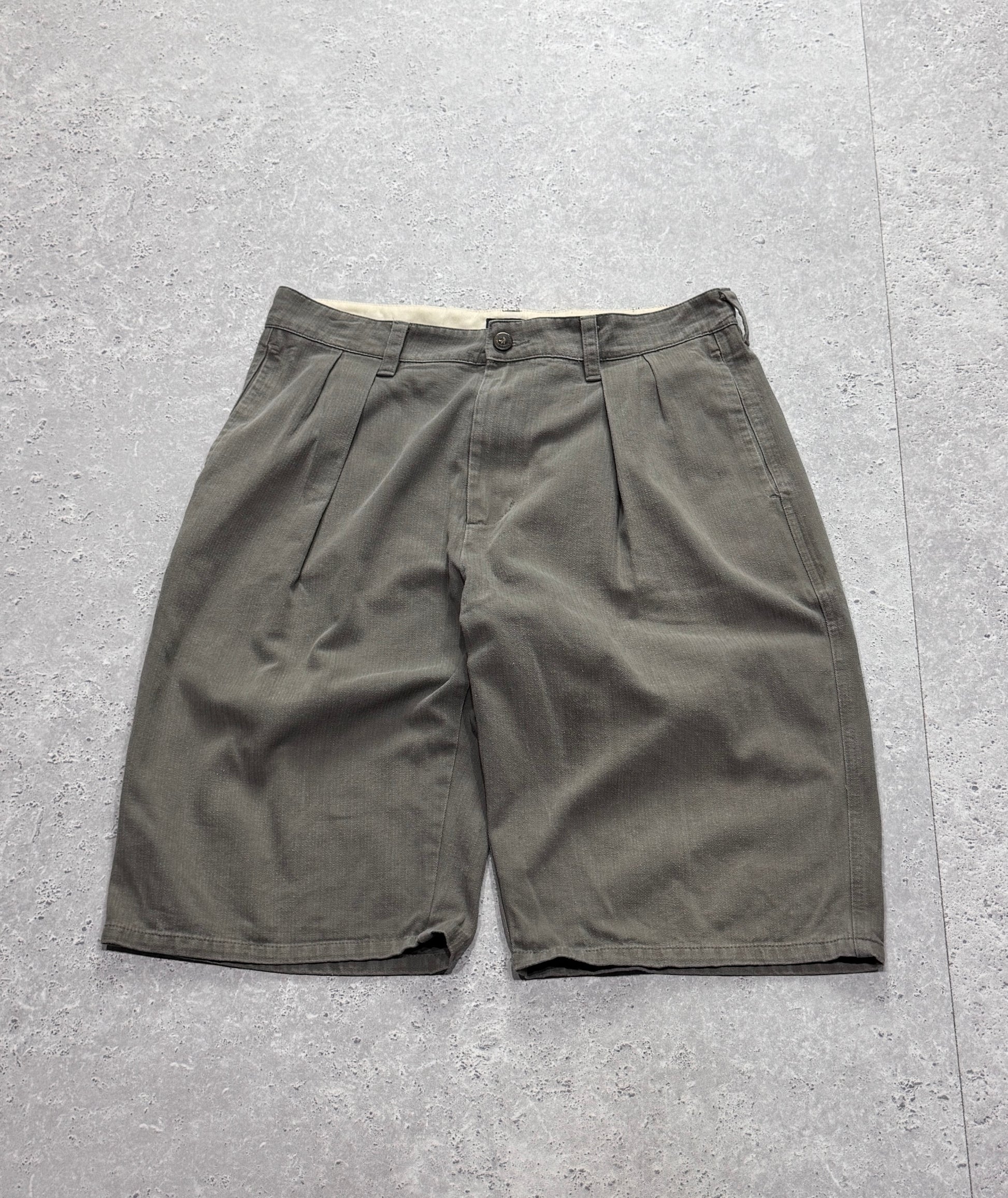 Vintage 2000s Pleated Shorts (32”)