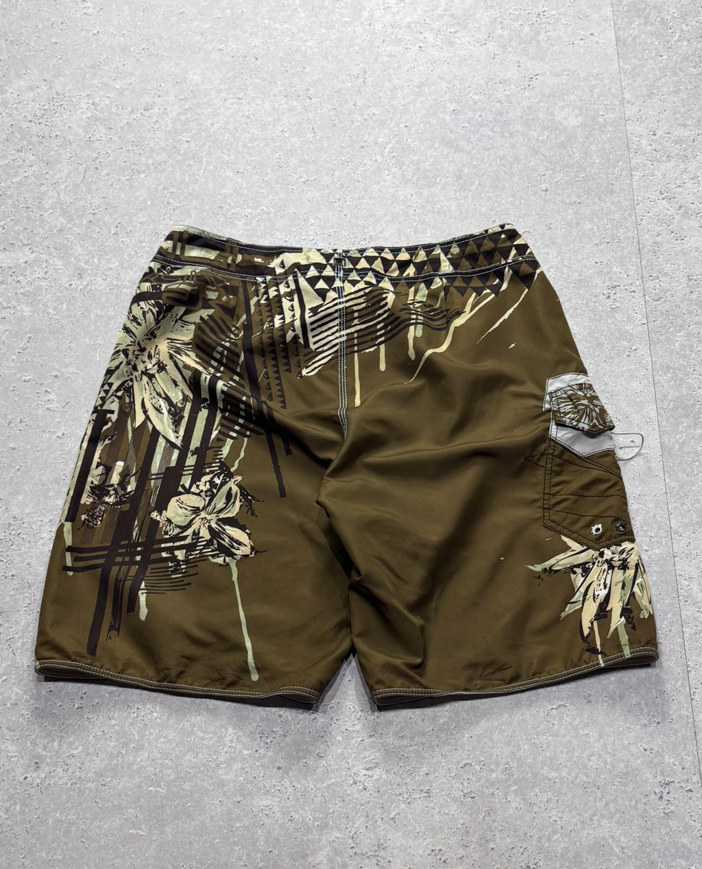 Vintage 2000s Quiksilver Boardshorts (36”)