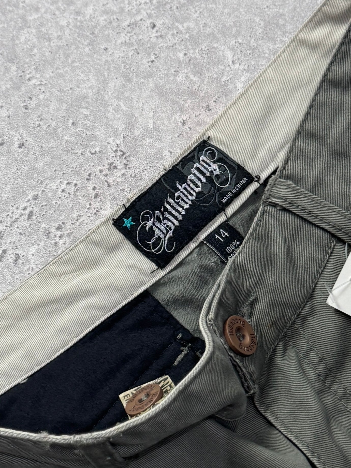 Vintage Y2K Deadstock Billabong Cargo Shorts (30”)