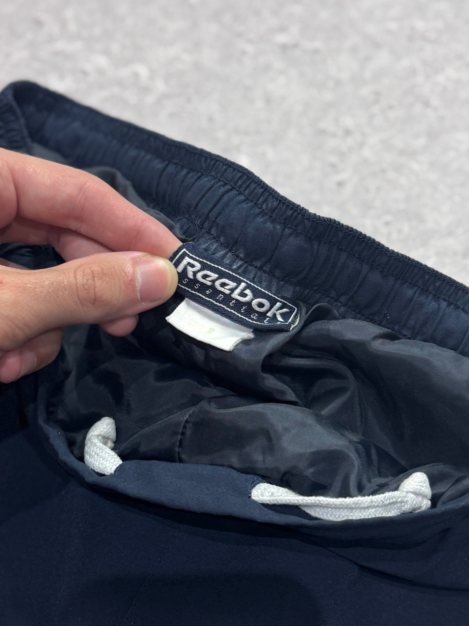 Vintage 2000s Reebok 3/4 Track Shorts (M)