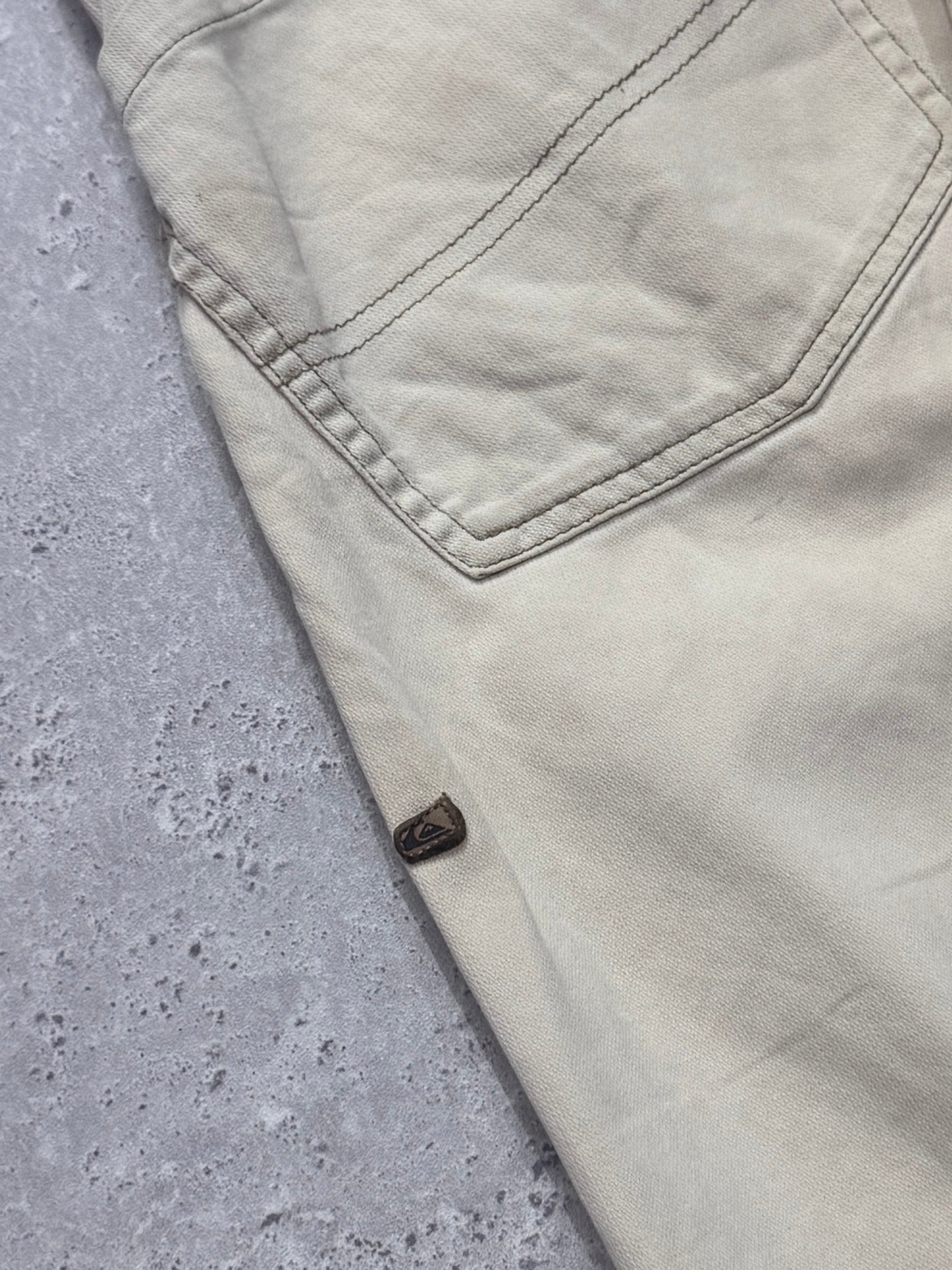 Vintage 2000s Quiksilver Embroidered Shorts (30")