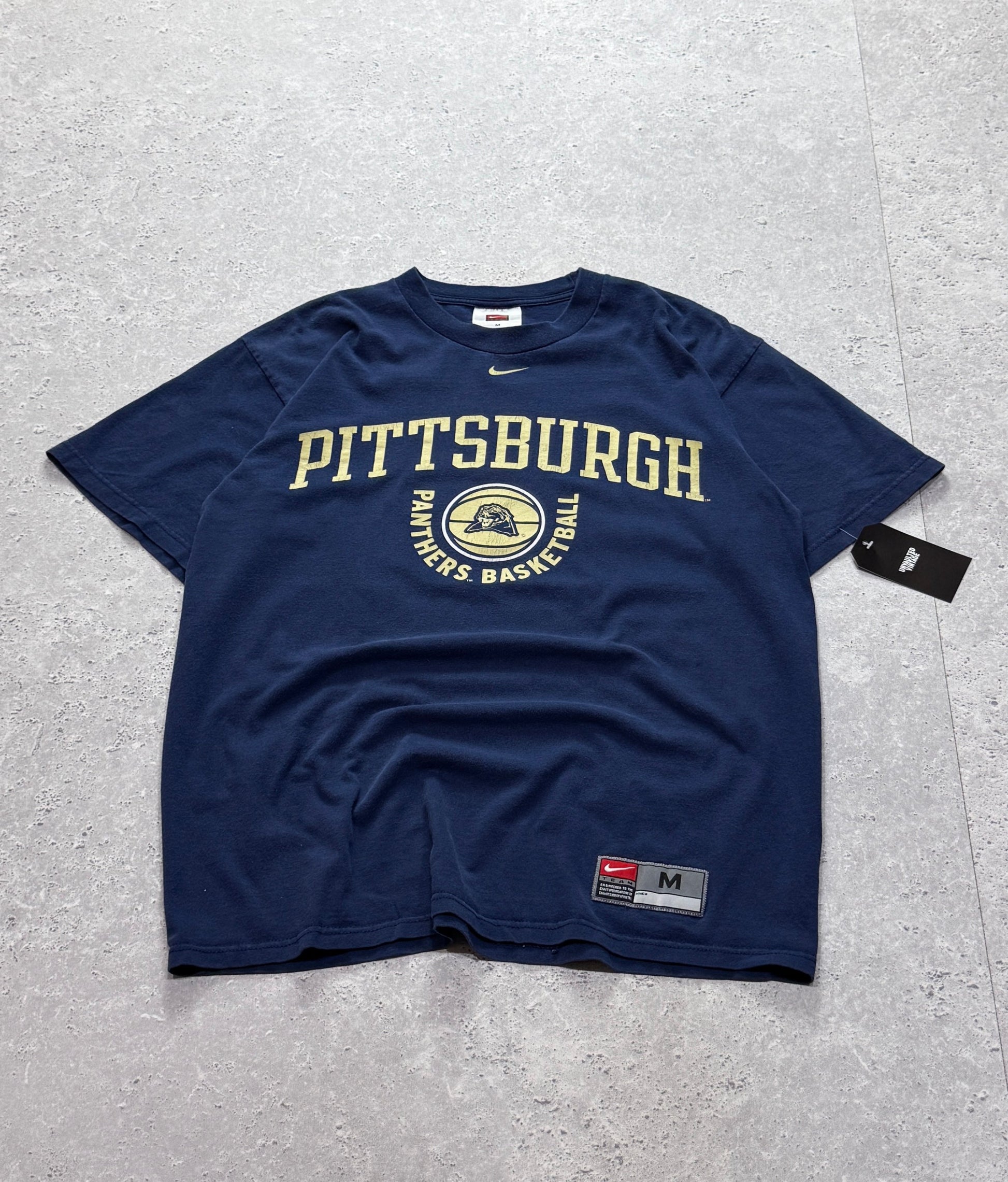 Vintage 2000s Nike Pittsburgh College Basketball Tee (M)