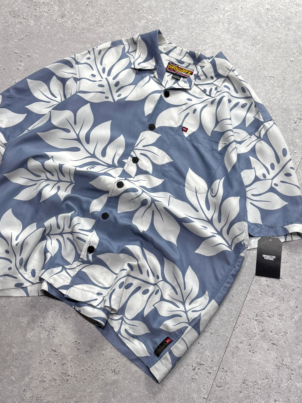 Vintage 90s Quiksilver Floral Surfwear Button Up Shirt (XL)