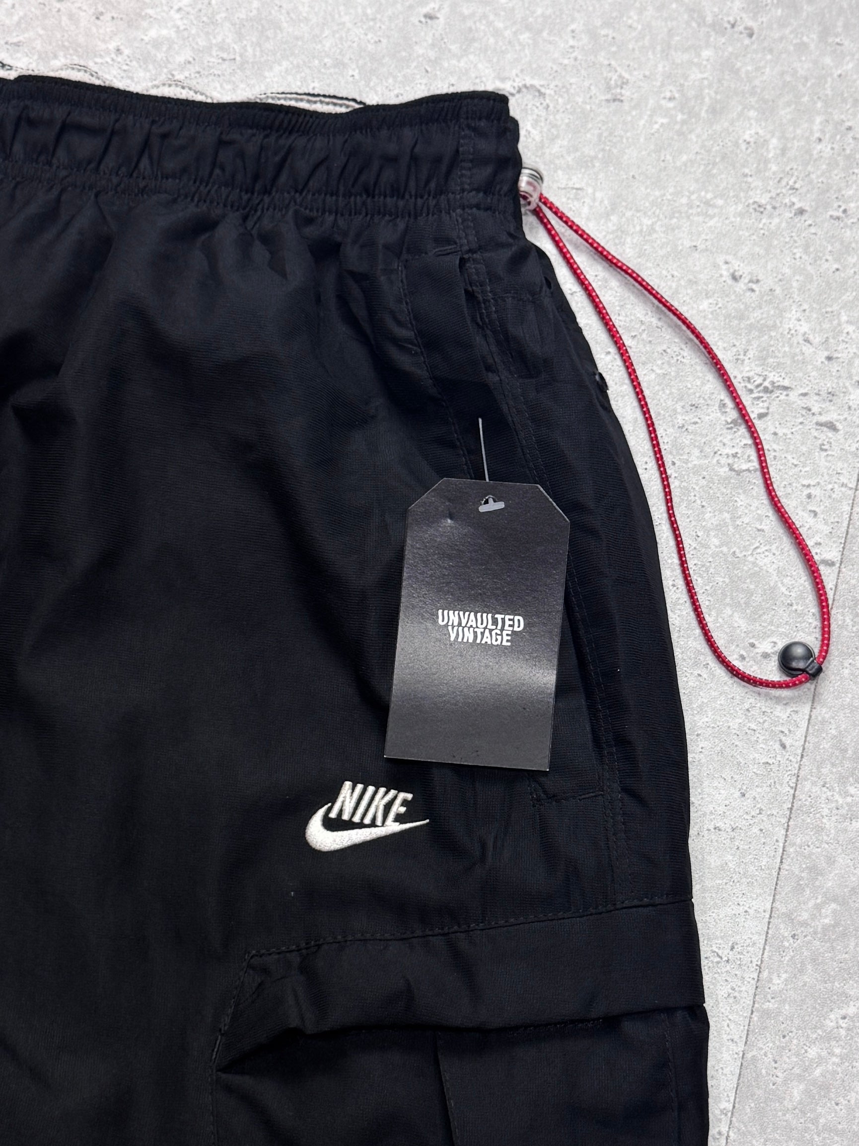 Vintage 2000s Nike Adjustable 3/4 Track Shorts (2XL)